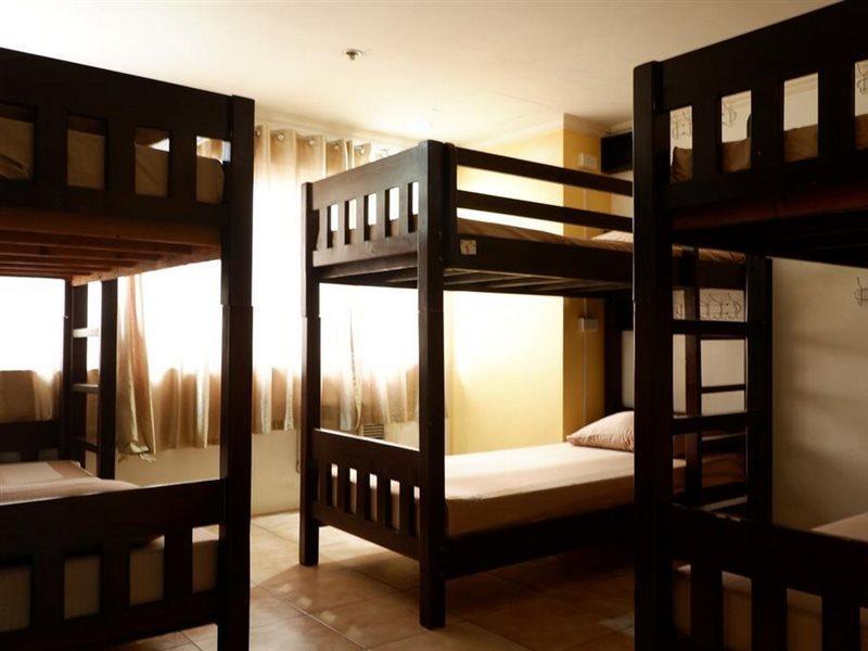 The Fort Budget Hotel- Bonifacio Global City Makati City Exterior photo
