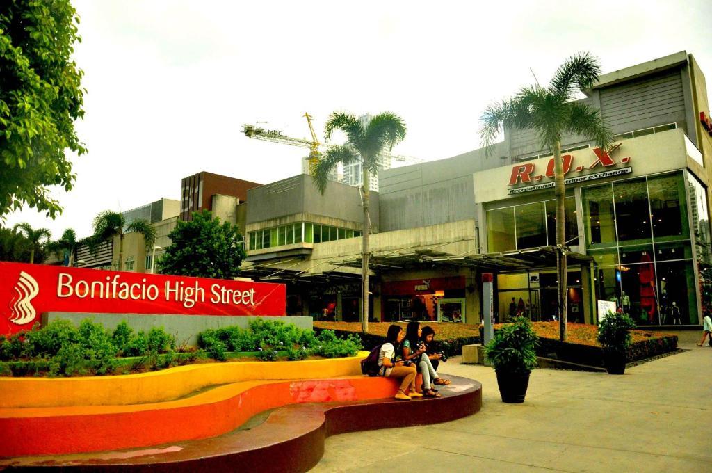 The Fort Budget Hotel- Bonifacio Global City Makati City Exterior photo