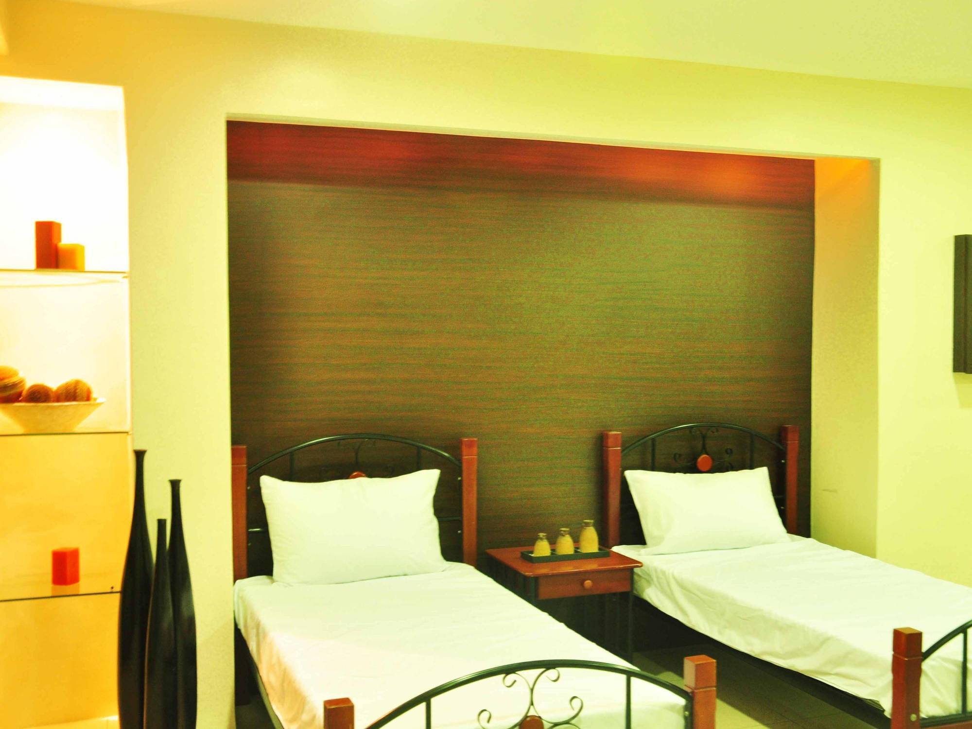 The Fort Budget Hotel- Bonifacio Global City Makati City Exterior photo